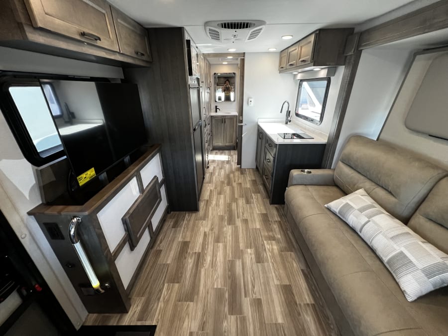 2026 Tiffin MIDAS — interior view