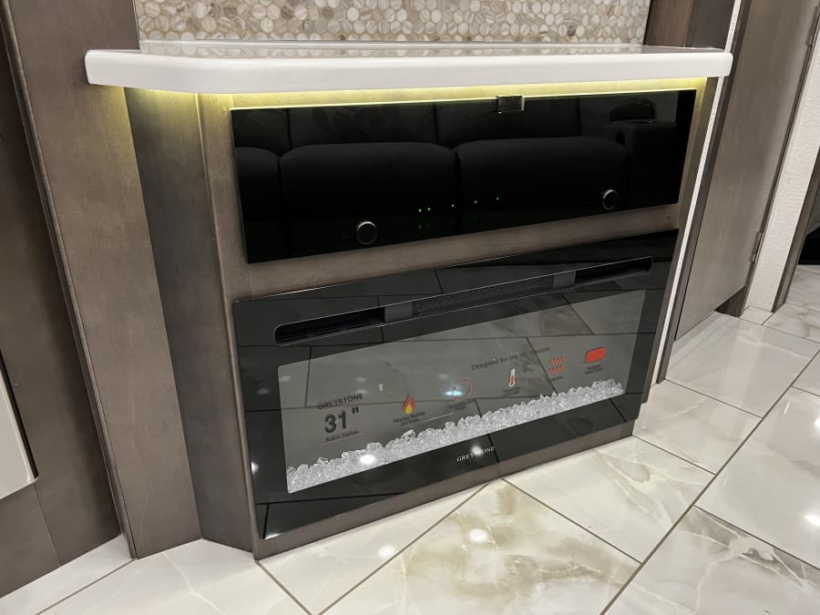 2026 Entegra ACCOLADE XL — photo 15 view