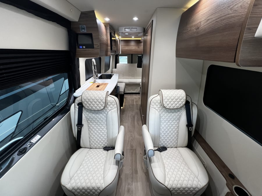 2026 Midwest Automotive Designs HERITAGE — detail view