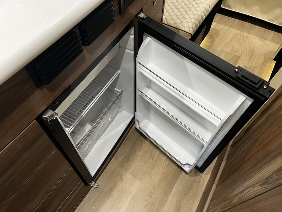 2026 Midwest Automotive Designs HERITAGE — photo 10 view