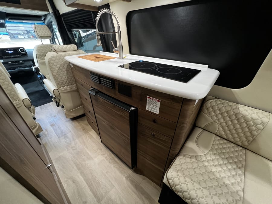 2026 Midwest Automotive Designs HERITAGE — photo 11 view