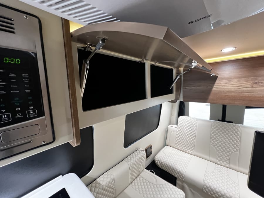 2026 Midwest Automotive Designs HERITAGE — photo 13 view