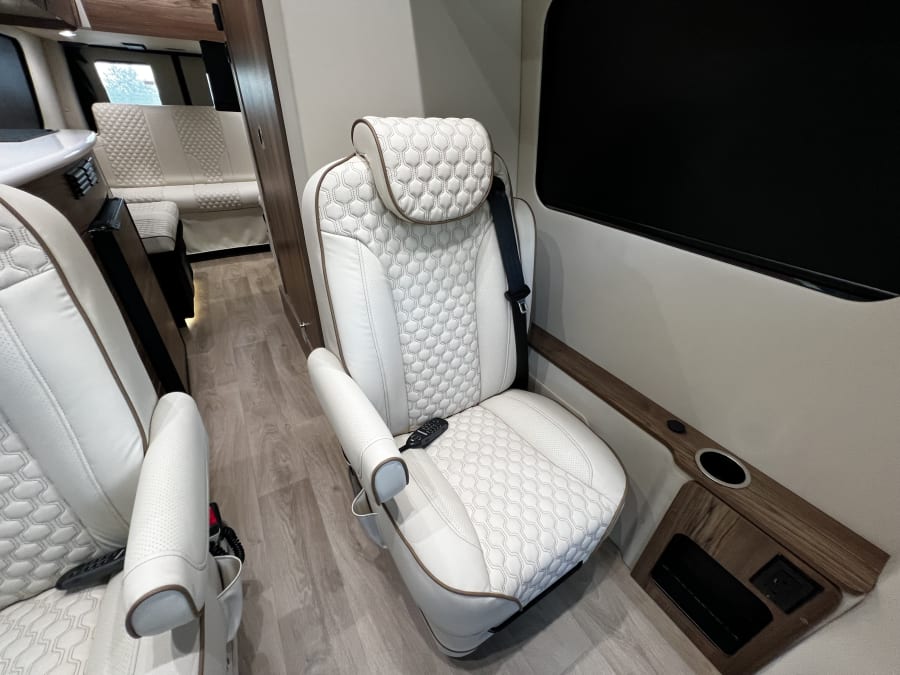 2026 Midwest Automotive Designs HERITAGE — photo 18 view