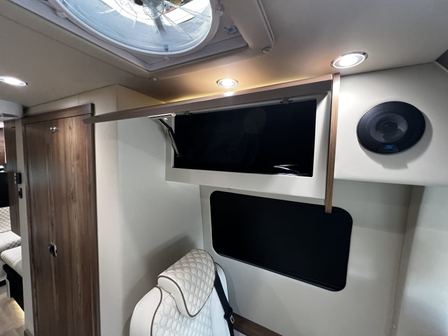 2026 Midwest Automotive Designs HERITAGE — photo 19 view