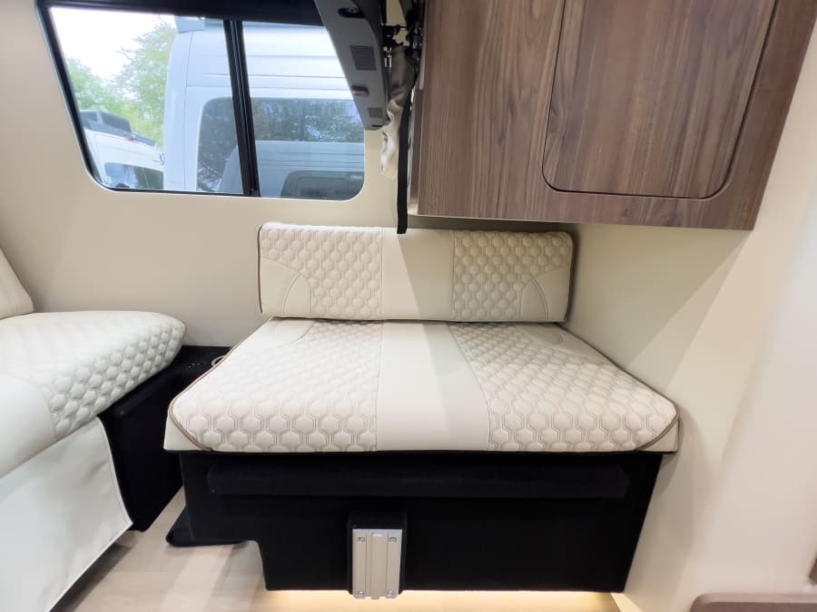 2026 Midwest Automotive Designs HERITAGE — photo 15 view
