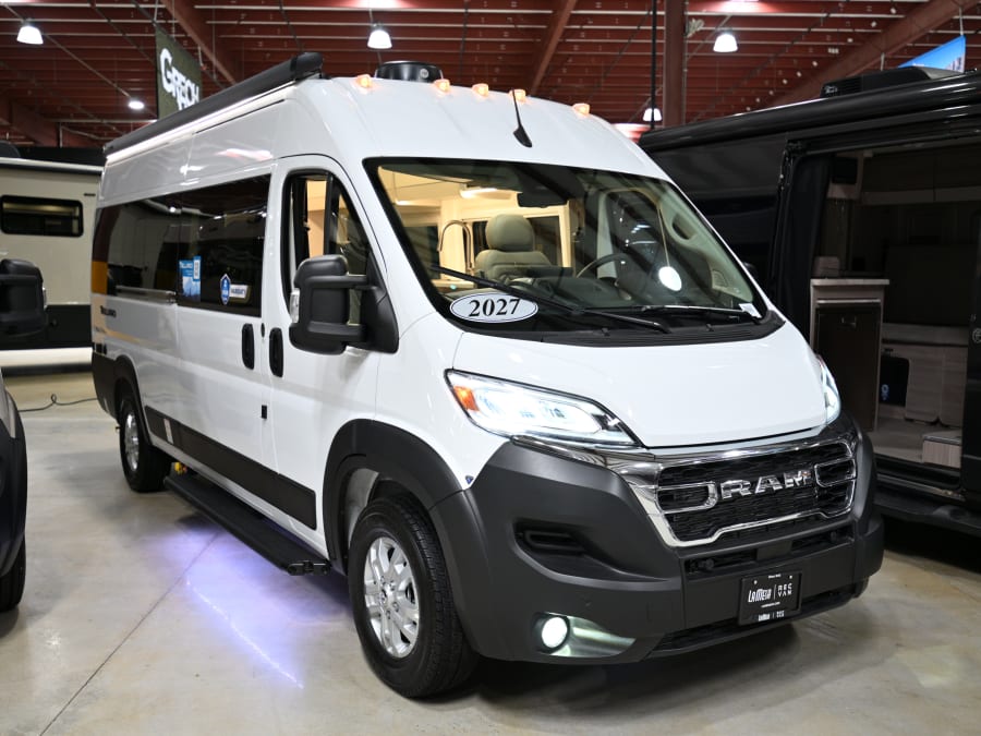 2027 Thor Motor Coach TELLARO