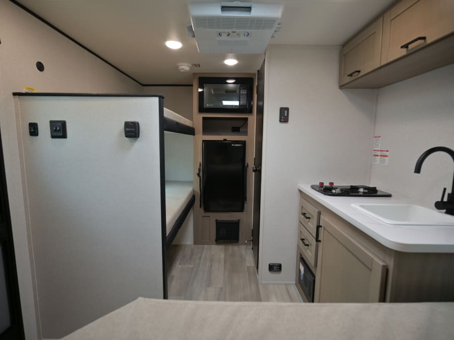 2026 Jayco PROWLER LYNX — side profile view