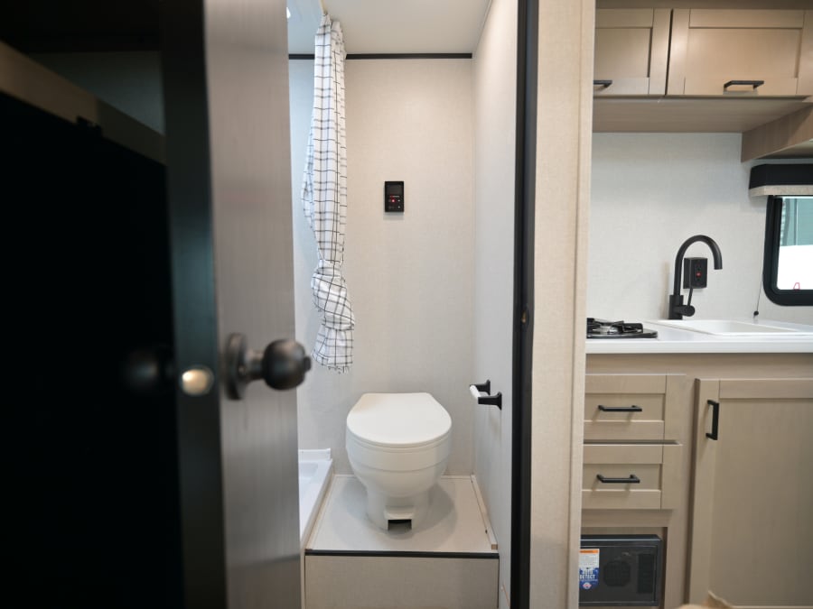 2026 Jayco PROWLER LYNX — photo 14 view