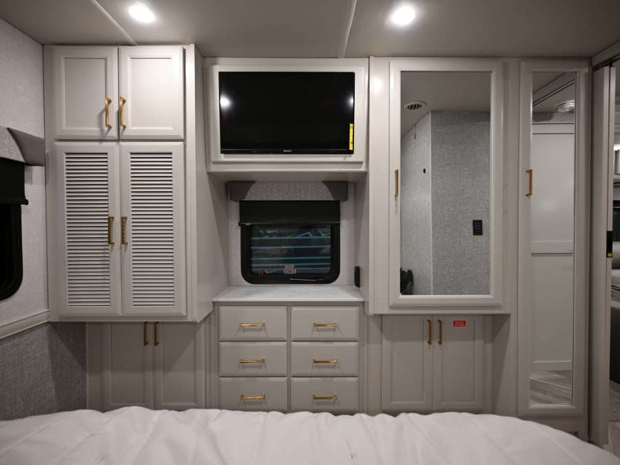 2026 Fleetwood BOUNDER — photo 33 view
