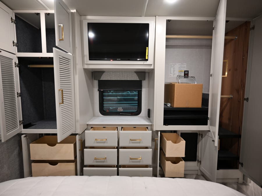 2026 Fleetwood BOUNDER — photo 34 view