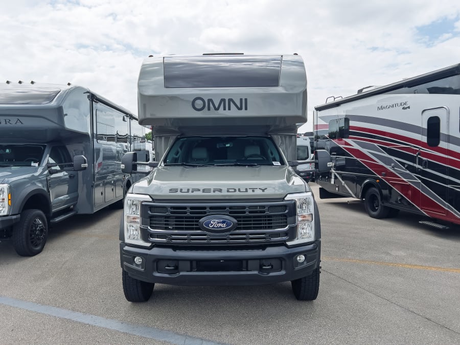 2027 Thor Motor Coach OMNI TRAIL — photo 32 view