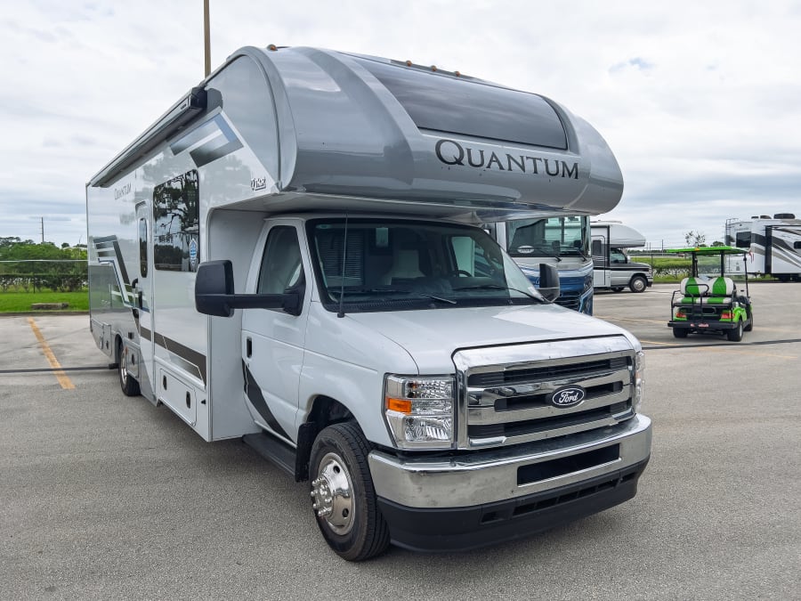 2027 Thor Motor Coach QUANTUM