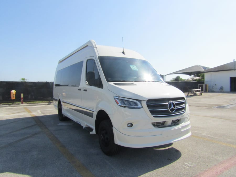 2025 Grech RV STRADA-ION