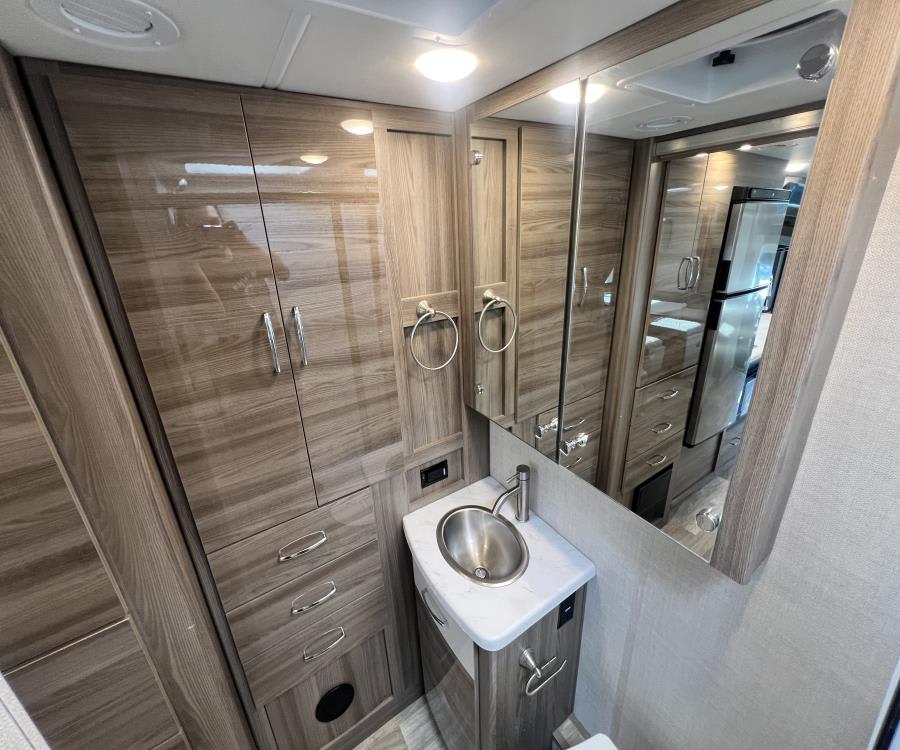 2023 Thor Motor Coach DELANO — photo 28 view