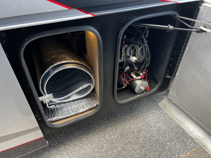 2018 Tiffin PHAETON — interior view