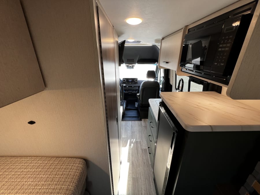 2025 Thor Motor Coach EDDIE BAUER — interior view