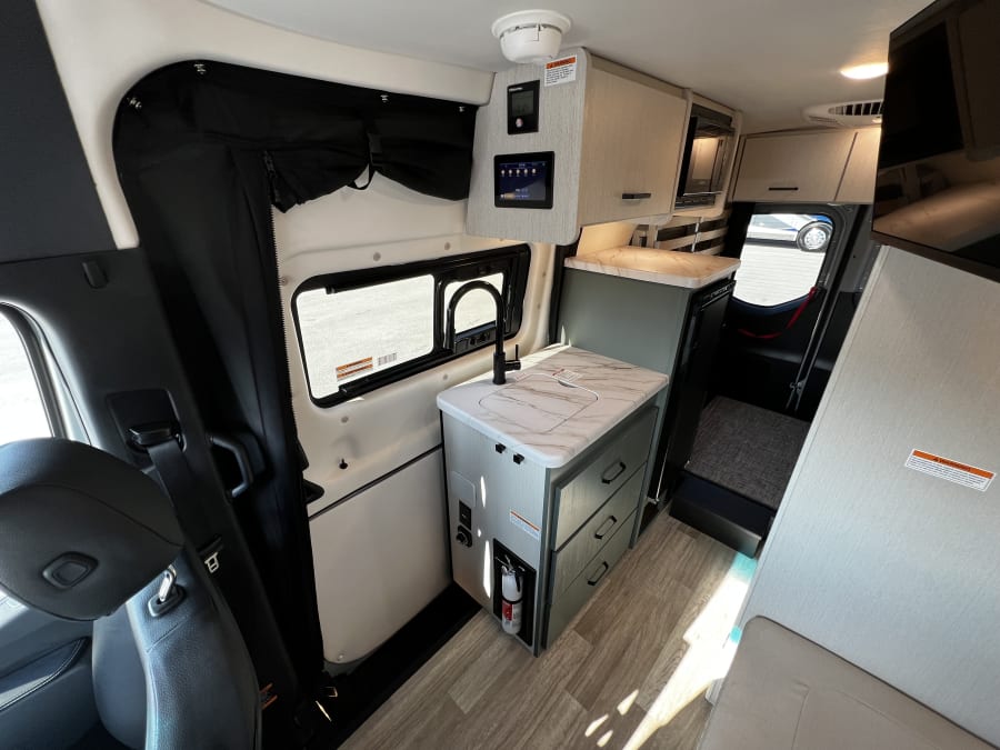 2025 Thor Motor Coach EDDIE BAUER — engine compartment view