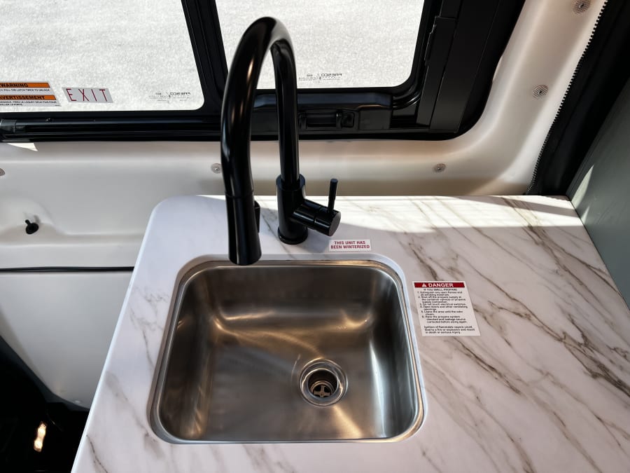 2025 Thor Motor Coach EDDIE BAUER — photo 7 view