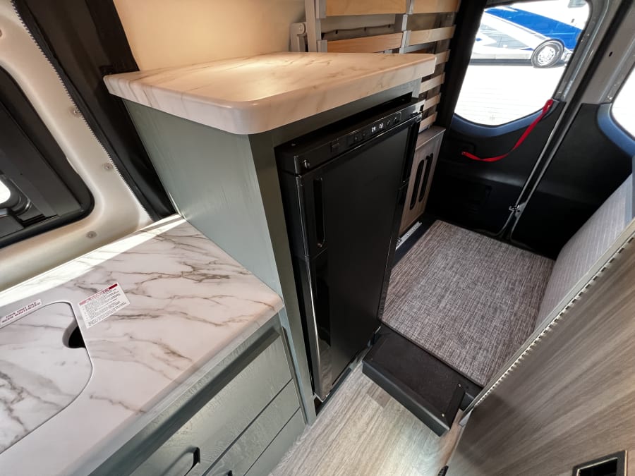 2025 Thor Motor Coach EDDIE BAUER — photo 10 view