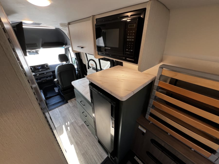 2025 Thor Motor Coach EDDIE BAUER — photo 13 view