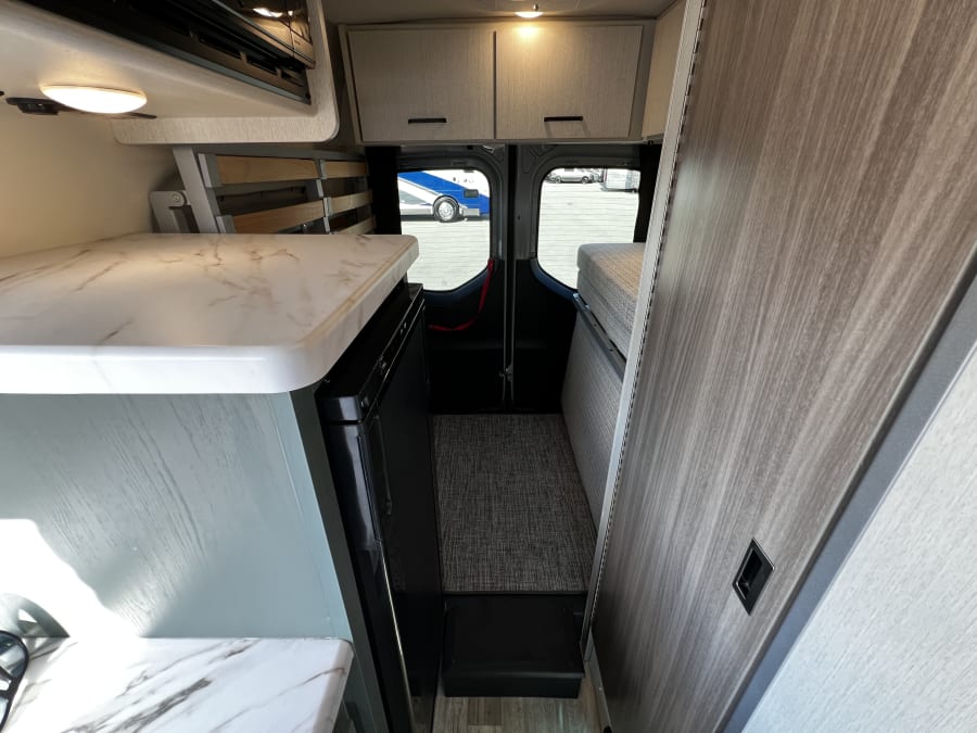 2025 Thor Motor Coach EDDIE BAUER — photo 21 view