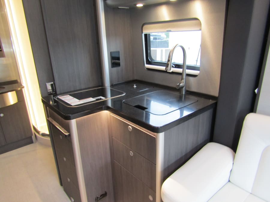 2021 Airstream ATLAS — photo 10 view