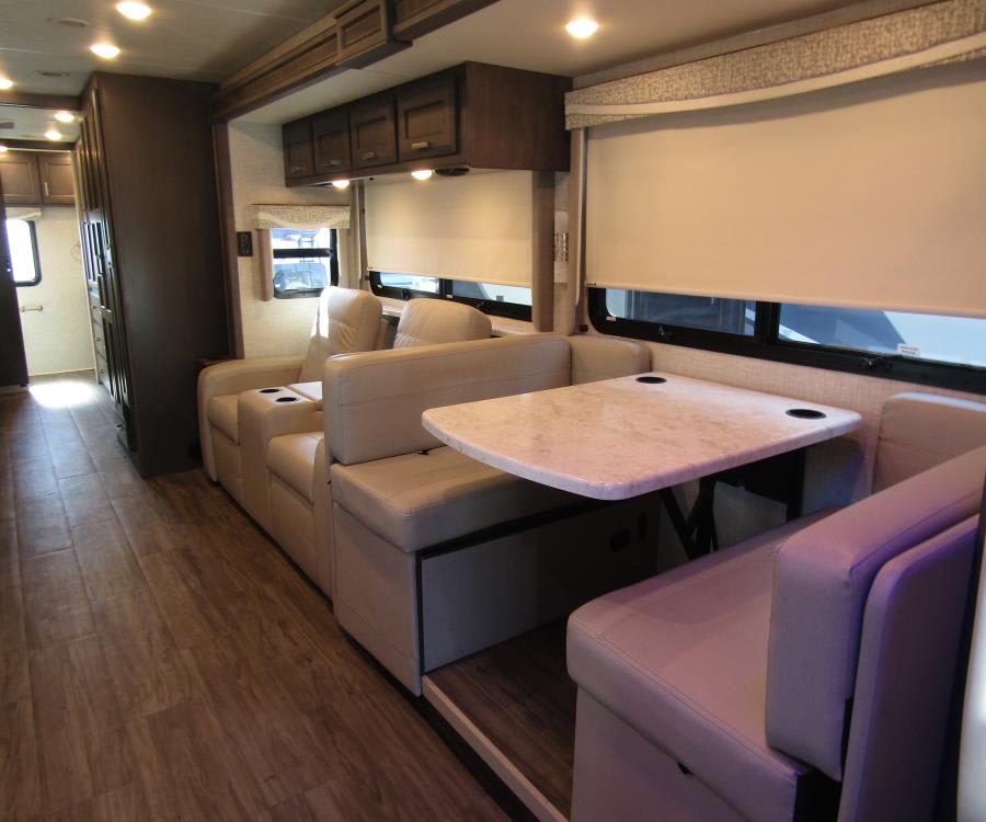 2023 Thor Motor Coach PASADENA — photo 13 view