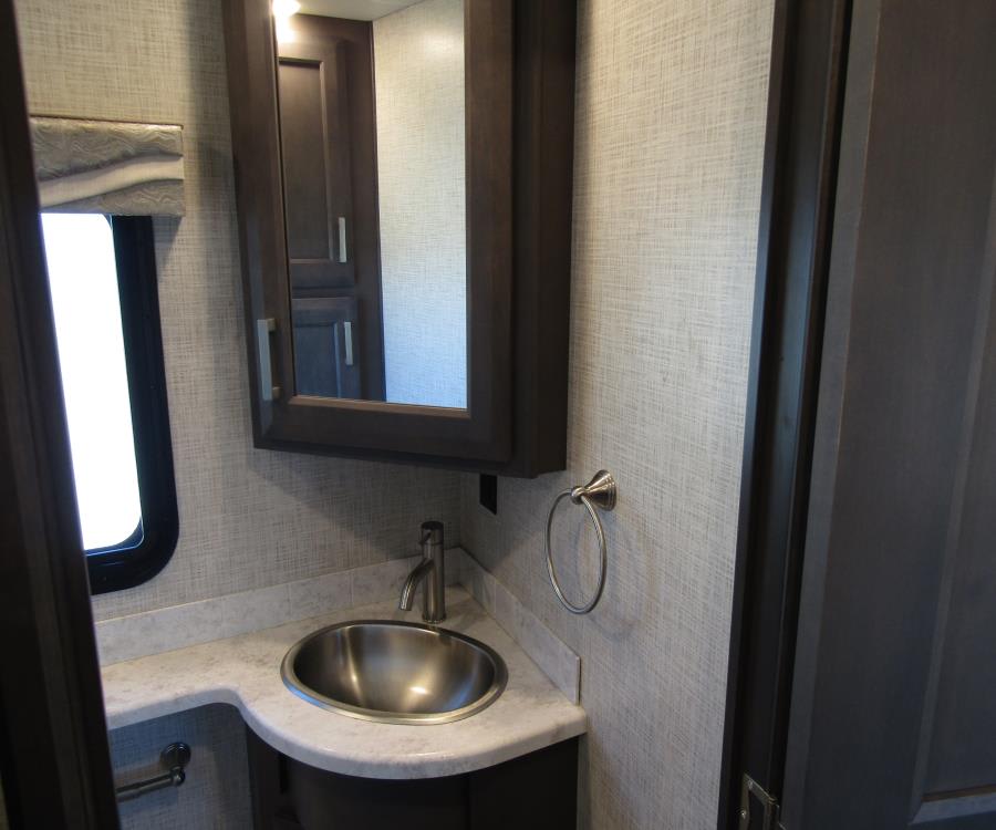 2023 Thor Motor Coach PASADENA — photo 16 view