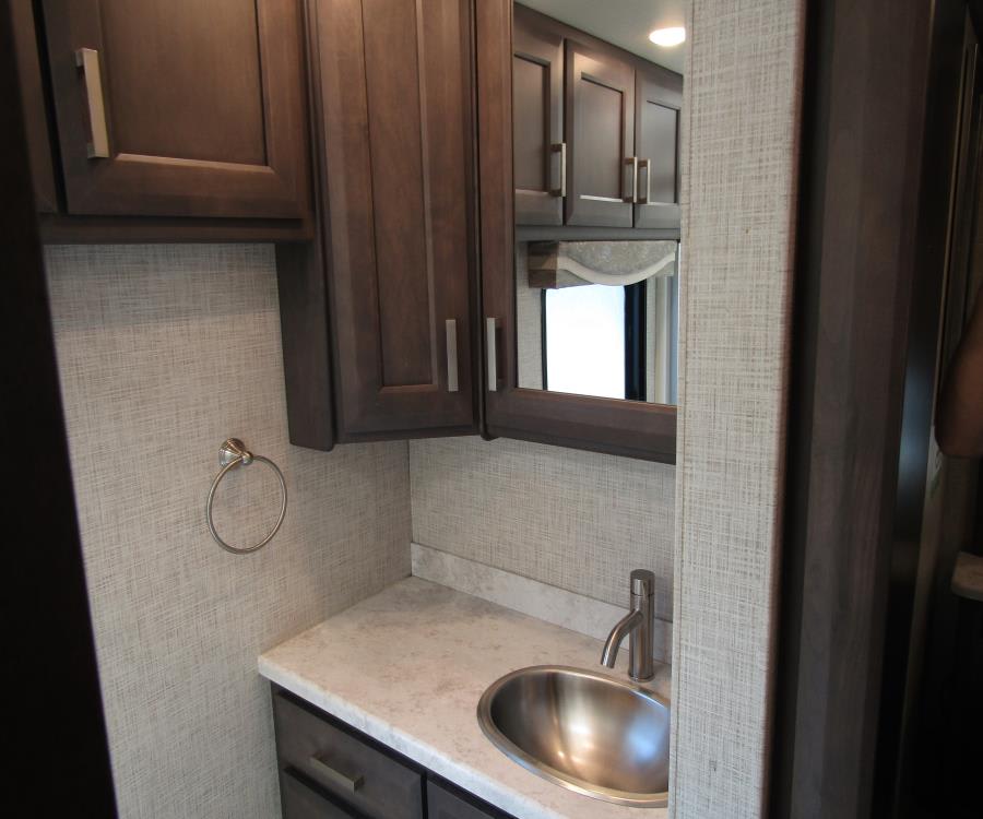 2023 Thor Motor Coach PASADENA — photo 22 view