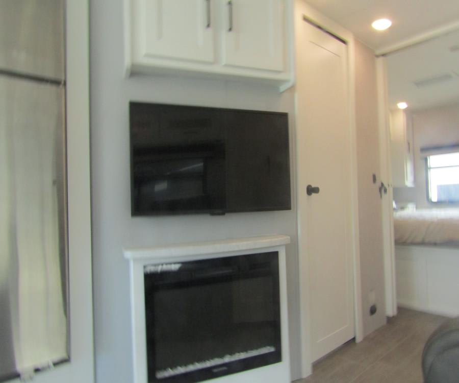 2024 Coachmen ENCORE — photo 8 view