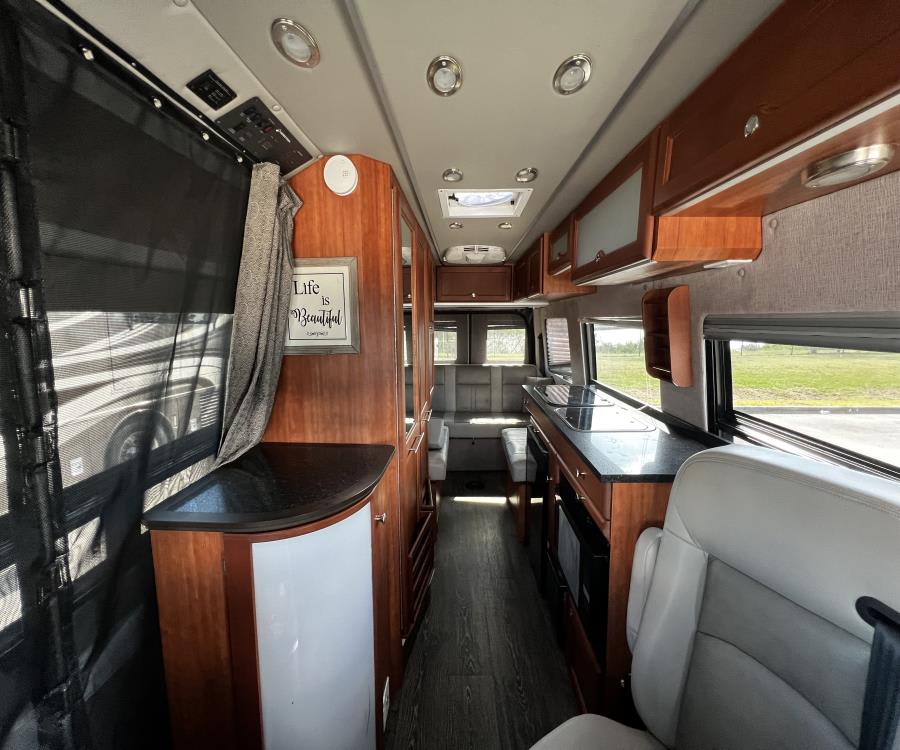 2018 Roadtrek ADVENTUROUS — detail view