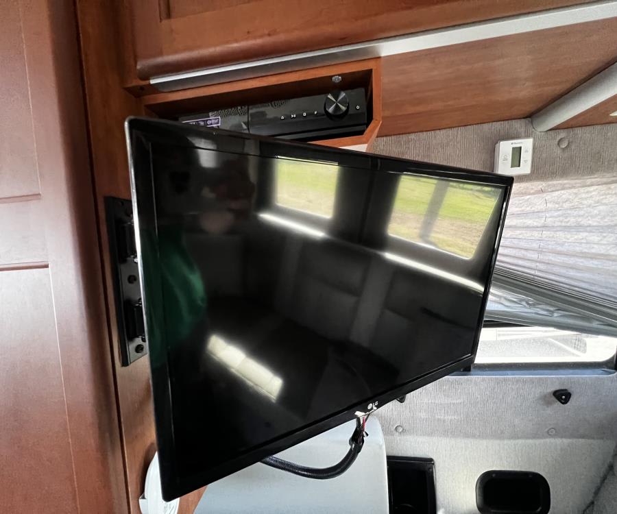 2018 Roadtrek ADVENTUROUS — photo 17 view
