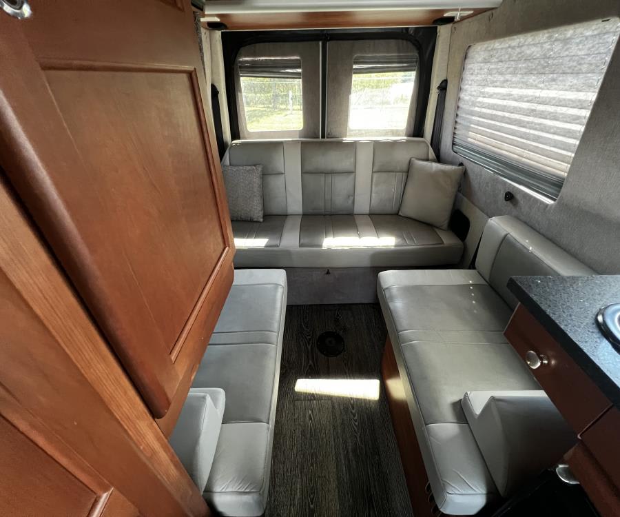 2018 Roadtrek ADVENTUROUS — photo 18 view