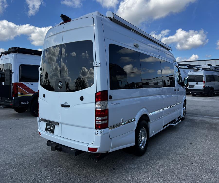 2018 Roadtrek ADVENTUROUS — photo 23 view
