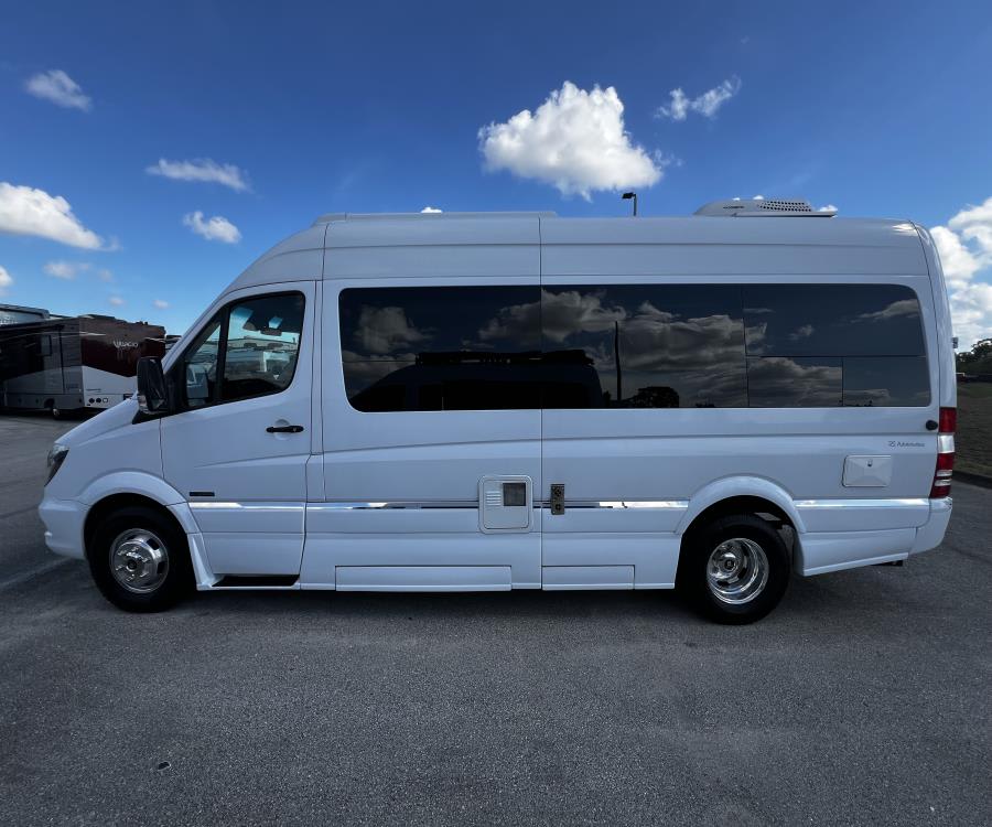 2018 Roadtrek ADVENTUROUS — photo 25 view