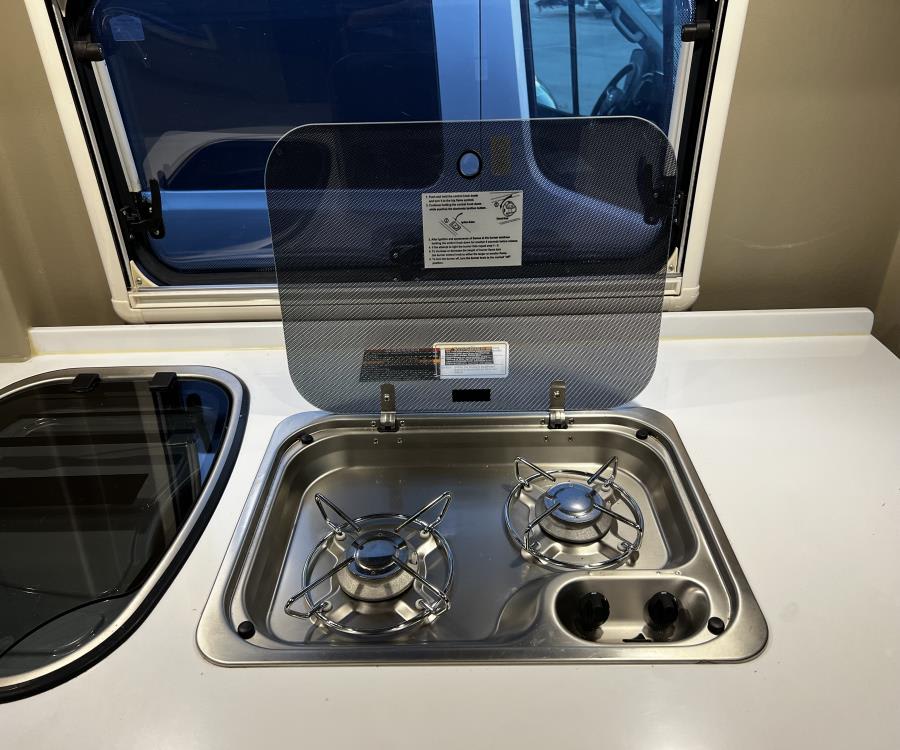 2021 Winnebago TRAVATO — photo 8 view