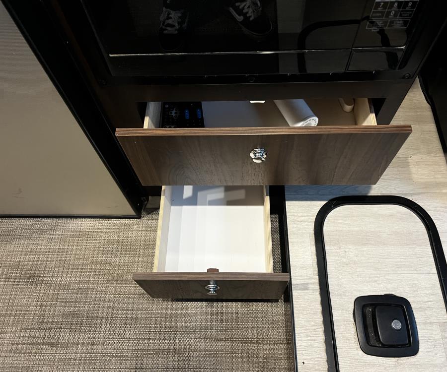 2021 Winnebago TRAVATO — photo 11 view