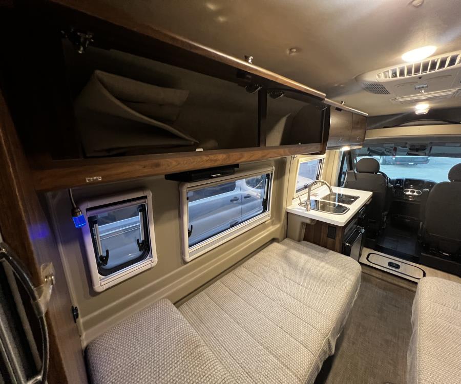 2021 Winnebago TRAVATO — photo 14 view