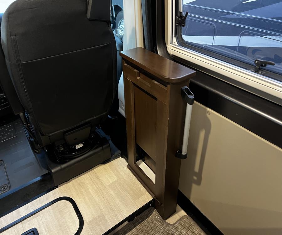 2021 Winnebago TRAVATO — photo 23 view