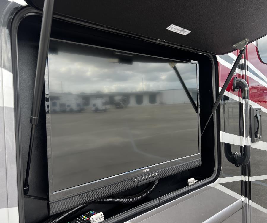 2024 Thor Motor Coach MAGNITUDE — photo 29 view
