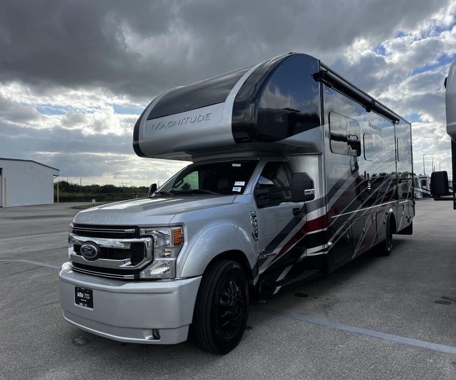 2024 Thor Motor Coach MAGNITUDE — photo 41 view