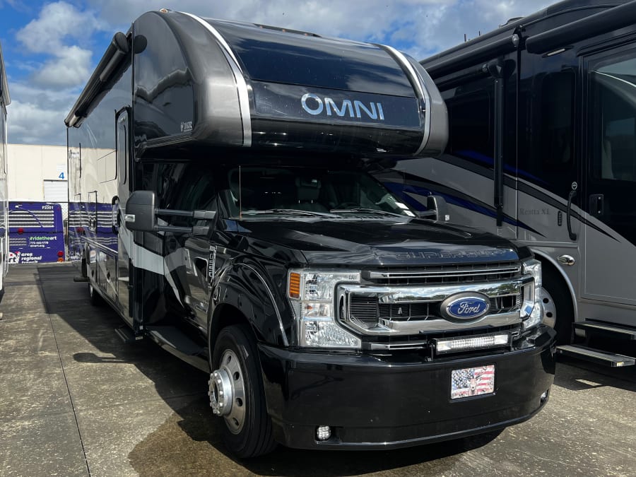 2022 Thor Motor Coach OMNI
