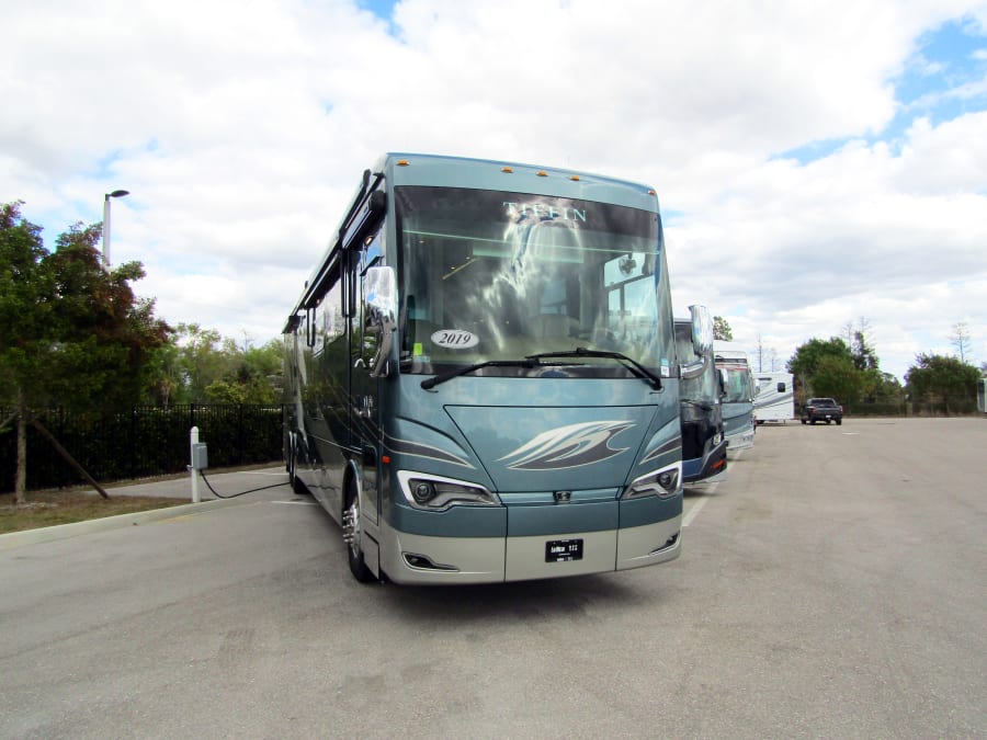 2019 Tiffin ALLEGRO BUS
