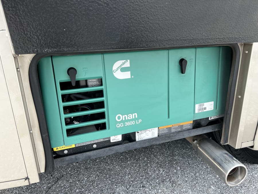 2022 Dynamax ISATA SERIES 3 — photo 32 view
