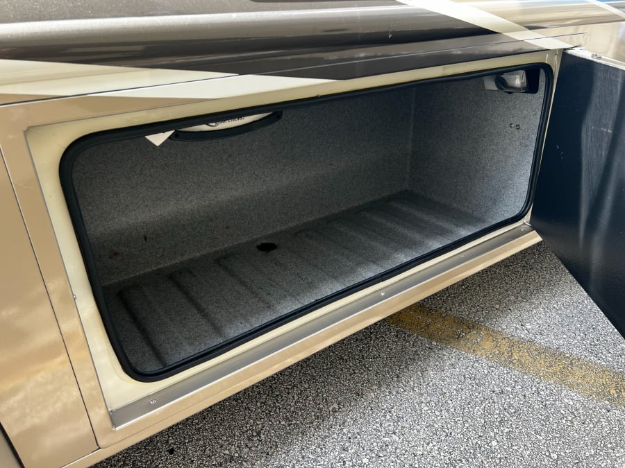 2022 Dynamax ISATA SERIES 3 — photo 39 view