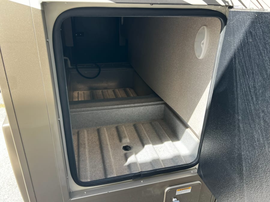 2022 Dynamax ISATA SERIES 3 — photo 41 view