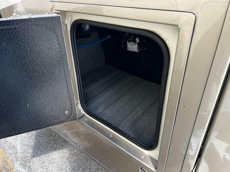2022 Dynamax ISATA SERIES 3 — photo 46 view