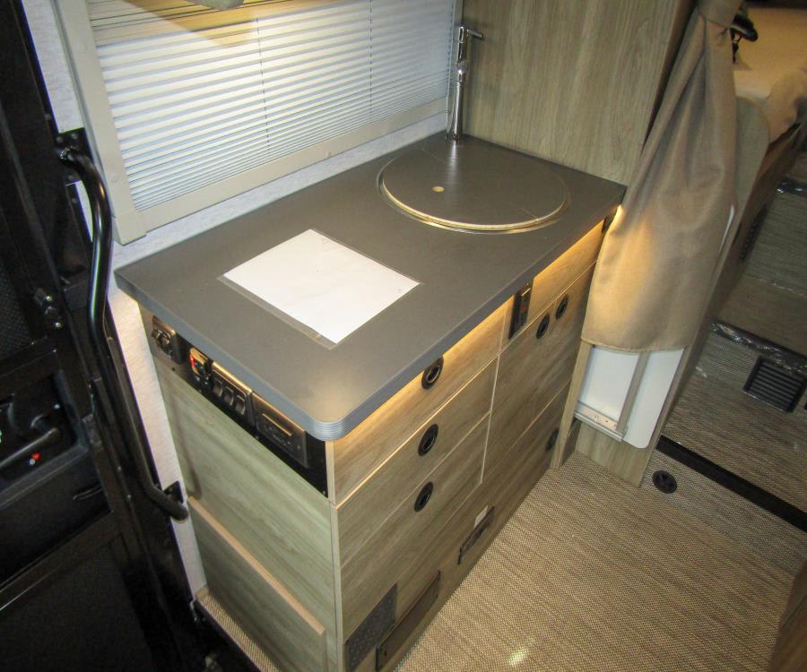 2026 Winnebago EKKO — photo 10 view
