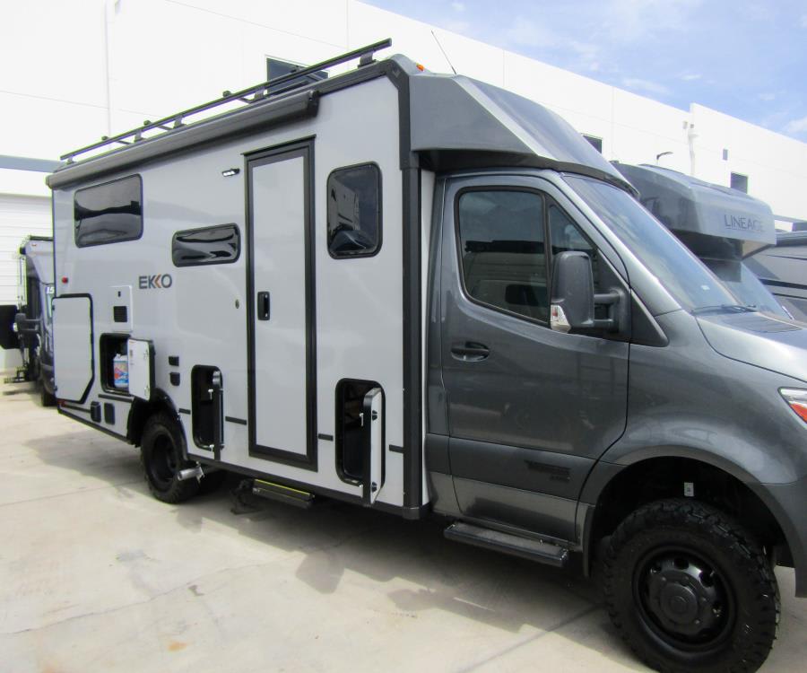 2026 Winnebago EKKO — photo 18 view