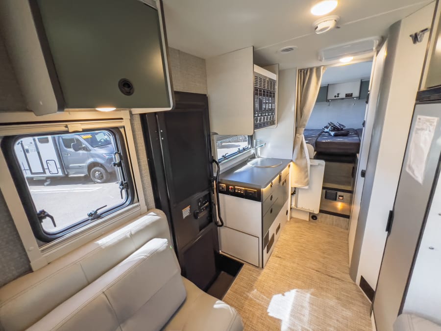 2026 Winnebago EKKO — photo 8 view